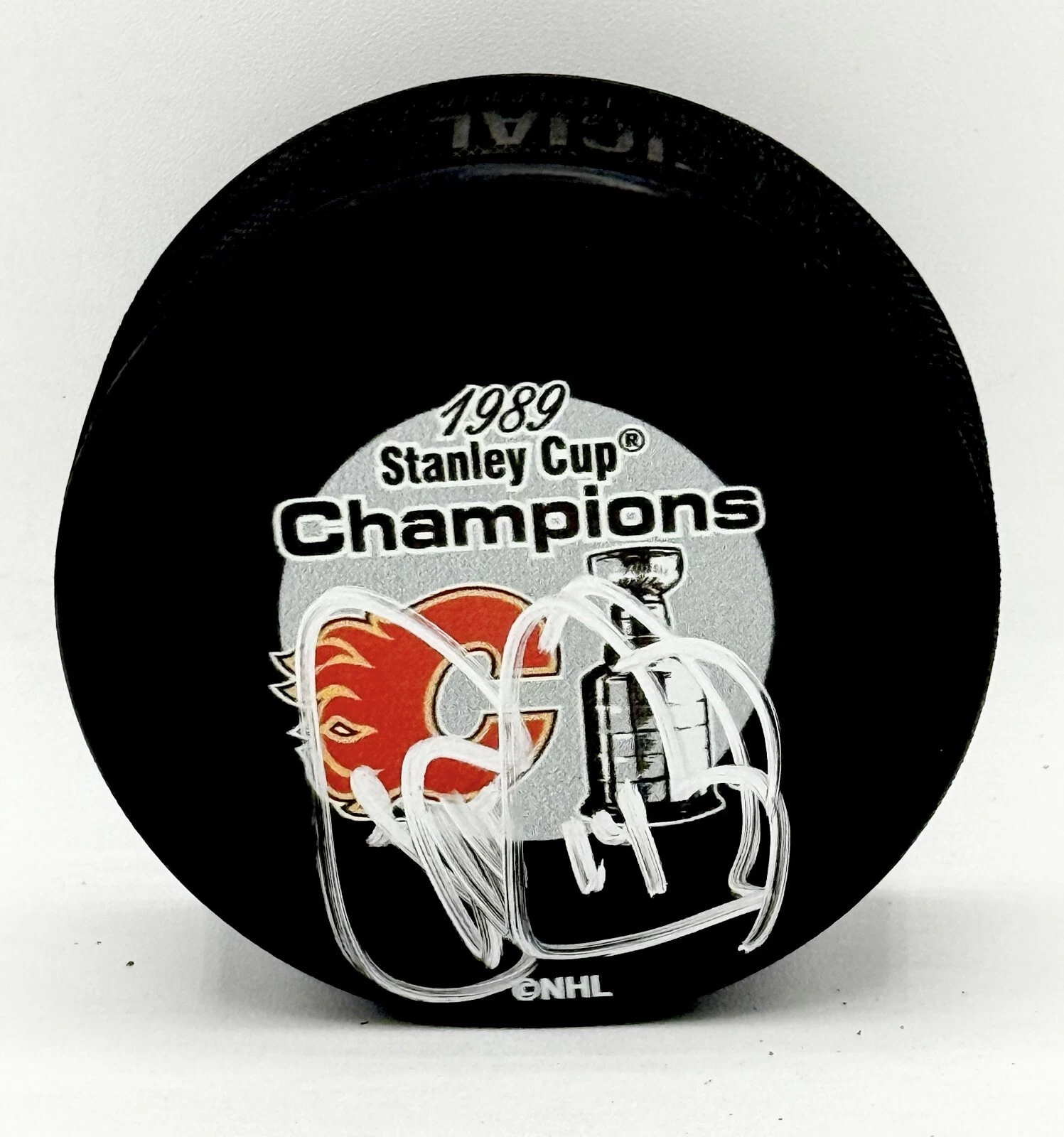 Theo Fleury signed Calgary Flames 1989 Stanley Cup Champs Puck Beckett Witnessed