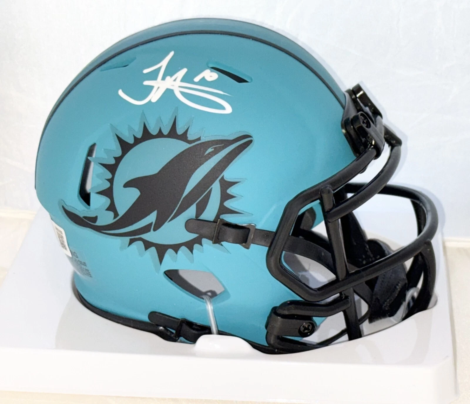 Tyreek Hill signed Miami Dolphins Rave mini helmet autographed Beckett Witnessed