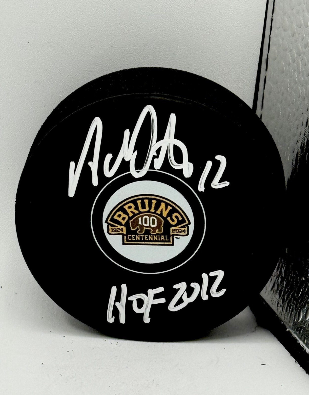 Adam Oates signed Boston Bruins 100th Anniversary Puck W/ HOF Beckett Witnessed