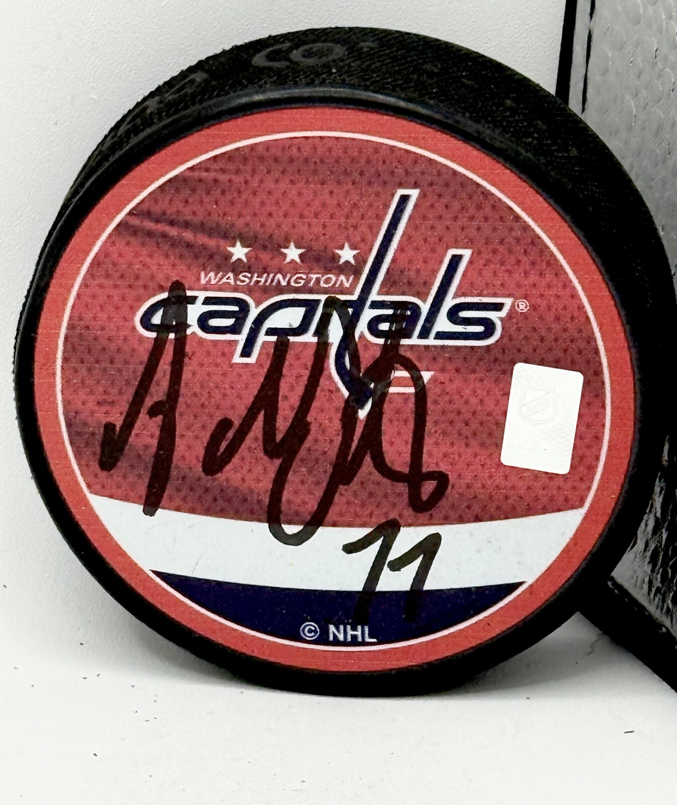 Adam Oates signed Washington Capitals Reverse Retro Puck Beckett Witnessed COA