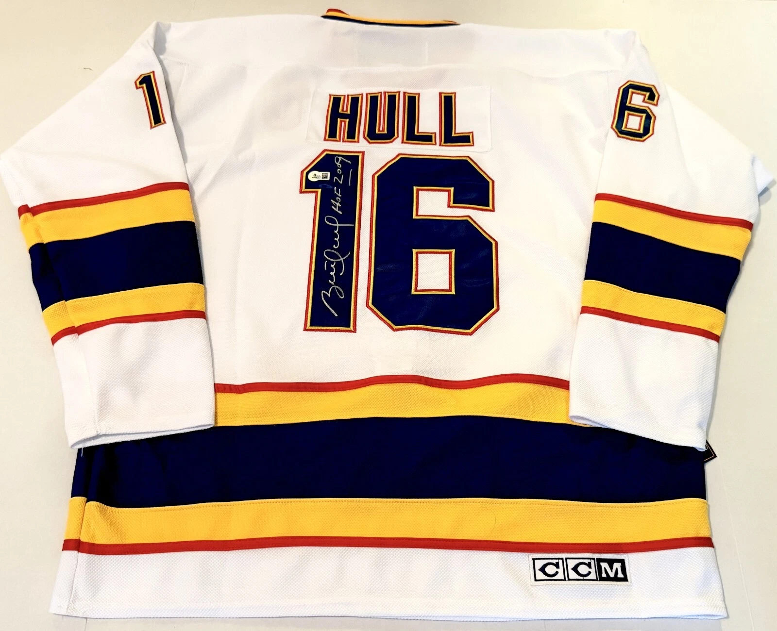 Brett Hull signed St. Louis Blues jersey W/ HOF Inscription #3 Beckett Witness