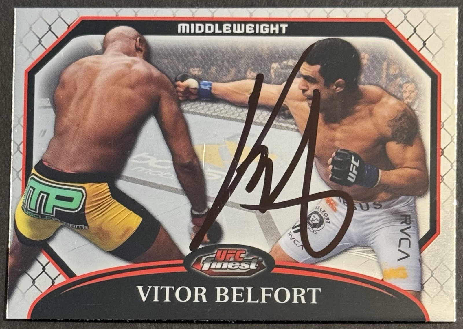 Vitor Belfort Signed 2011 Topps Finest UFC Base Card BAS Beckett On Card