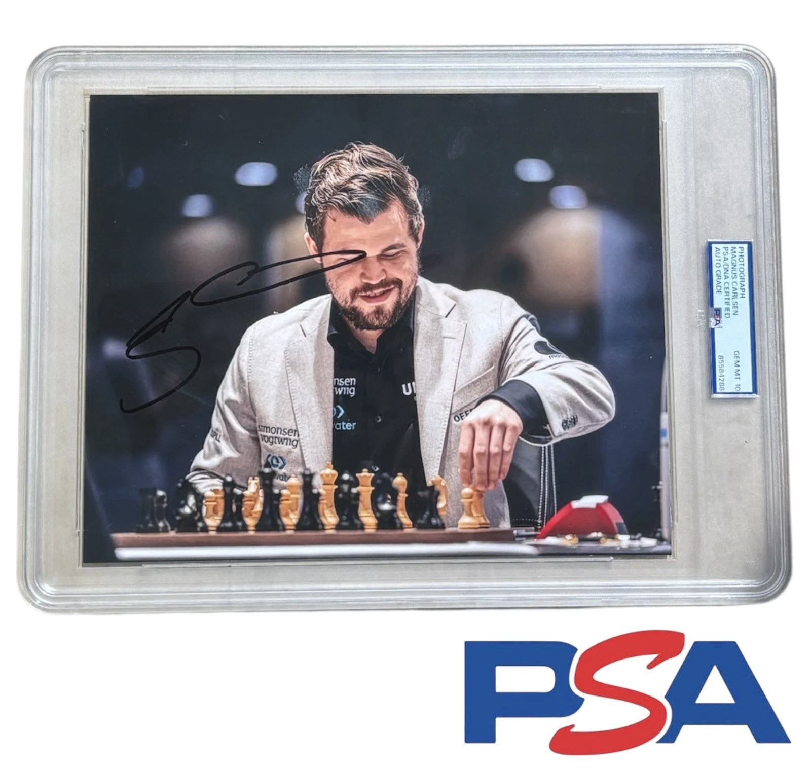 Magnus Carlsen Signed 8x10 Photo PSA ENCAPSULATED GEM MT 10 AUTO Chess Champion