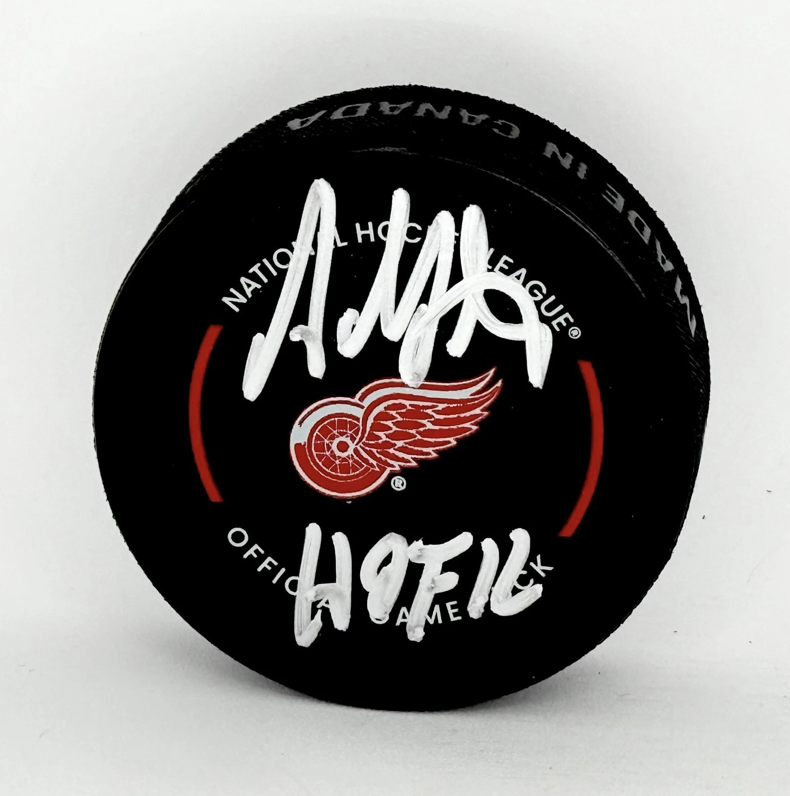 Adam Oates signed Detroit Red Wings Game Puck W/ HOF Inscription Beckett Witness