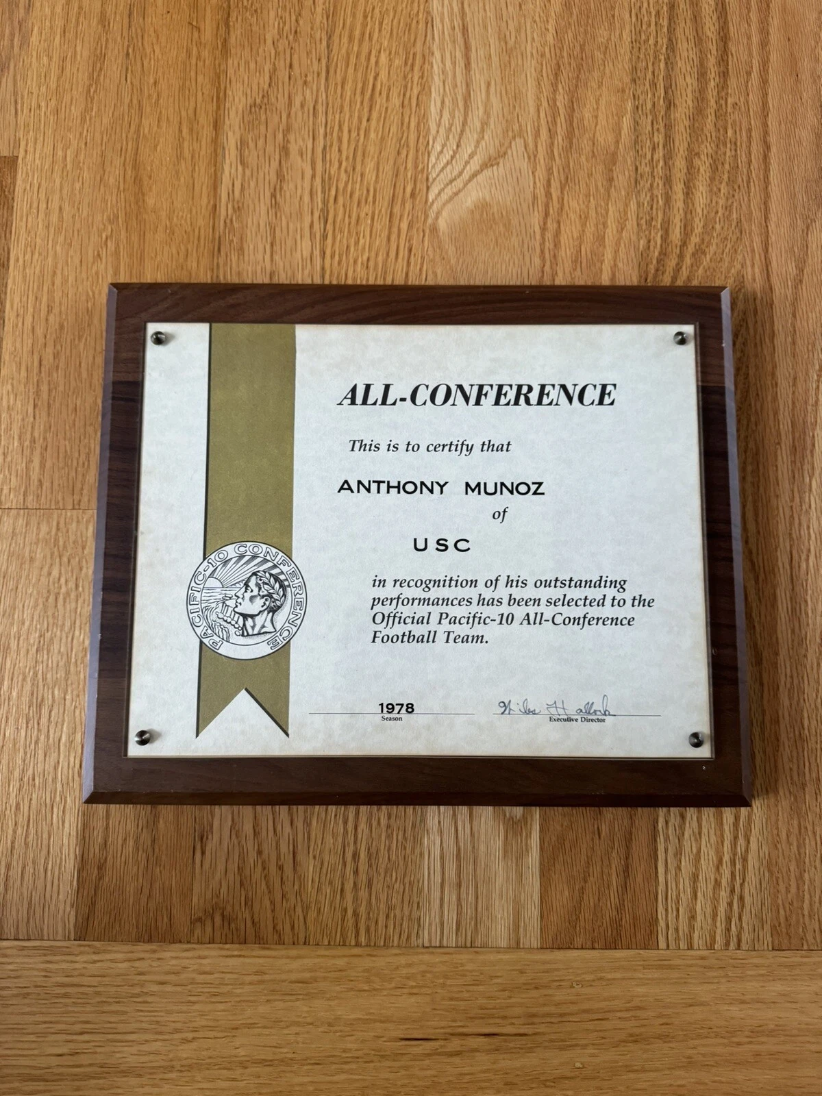 PERSONALLY OWNED Anthony Munoz 1978 PAC 10 All Conference Award USC Trojans