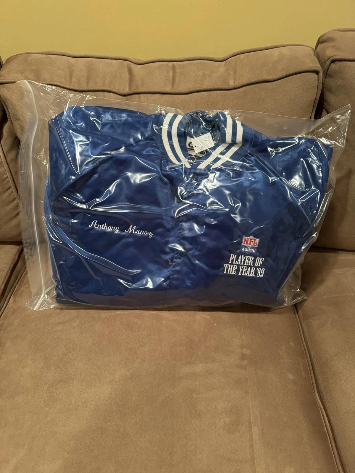 PERSONALLY OWNED Anthony Munoz 1989 NFL Alumni Player Year Jacket Award Bengals