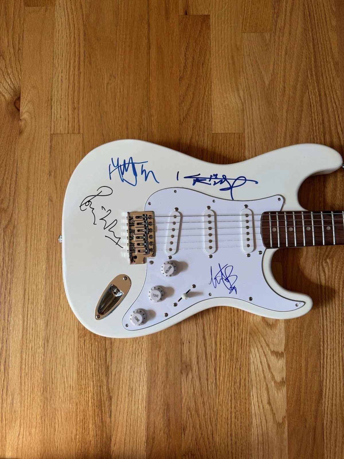 Rare Rolling Stones Signed Strat Guitar Richards Mick Jagger Woods Watts Beckett