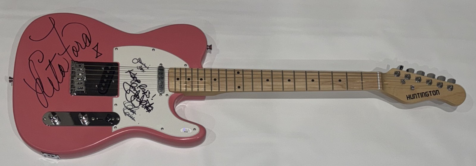 THE RUNAWAYS SIGNED GUITAR JOAN JETT LITA FORD CHERIE CURRIE JACKIE FOX JSA LOA