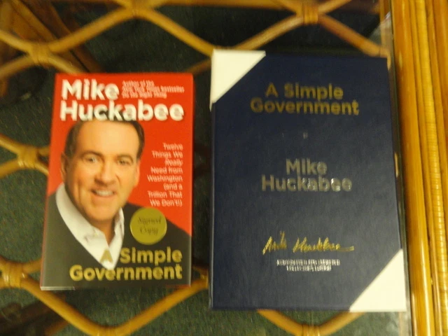 MIKE HUCKABEE SIGNED A SIMPLE GOVERNMENT BOOK + CASE!!