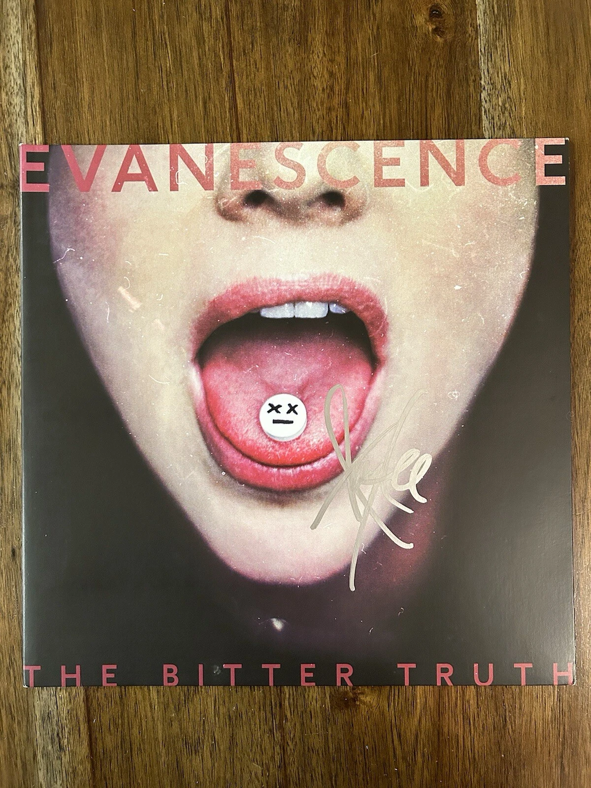 ‘Amy Lee’ Signed Vinyl Album ‘The Bitter Truth’ Beckett Evanescence