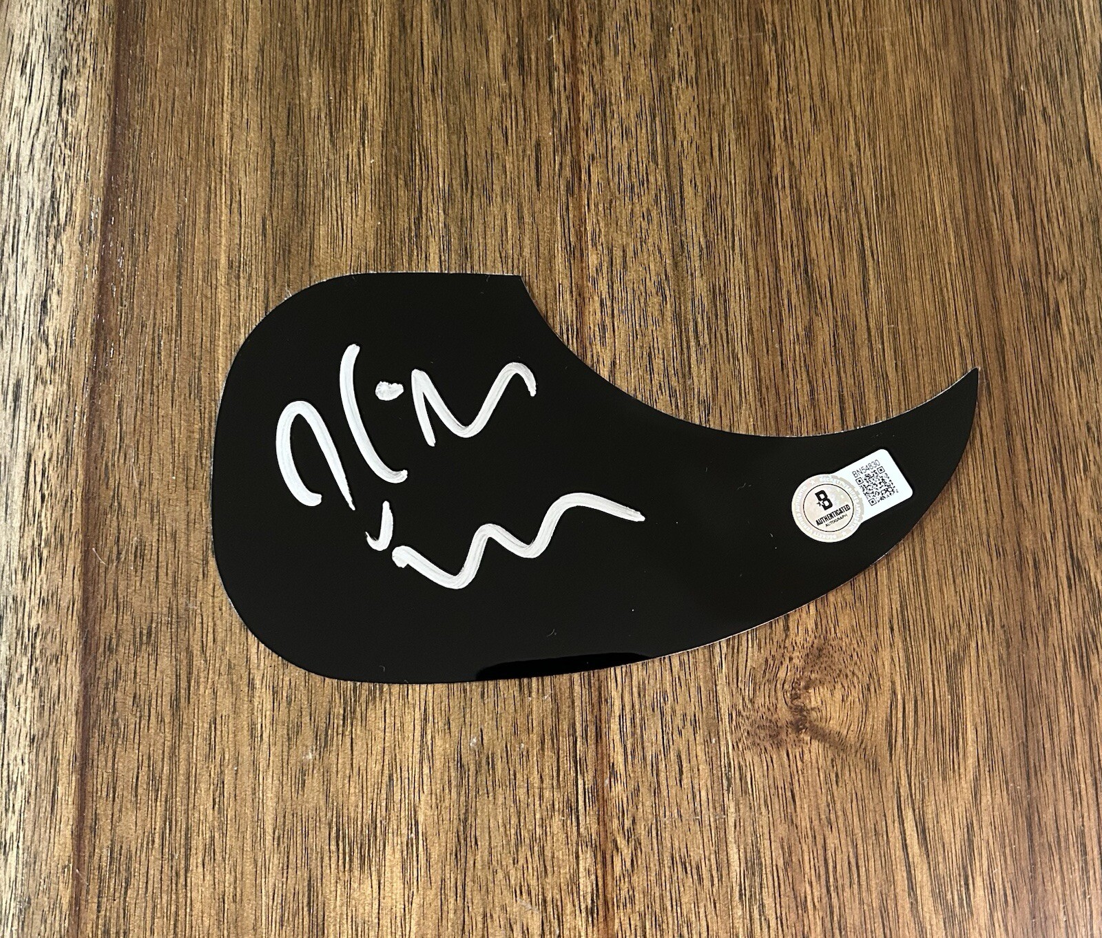 ‘KEITH URBAN’ SIGNED PICKGUARD BECKETT PROOF COUNTRY STAR ACOUSTIC GUITAR COLLECTIBLE MEMORABILIA