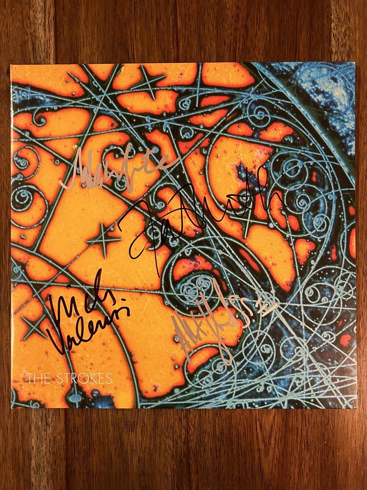‘The Strokes’ Signed Vinyl Album ‘Is This It’ Albert, Fabrizio, Nick & Nikolai