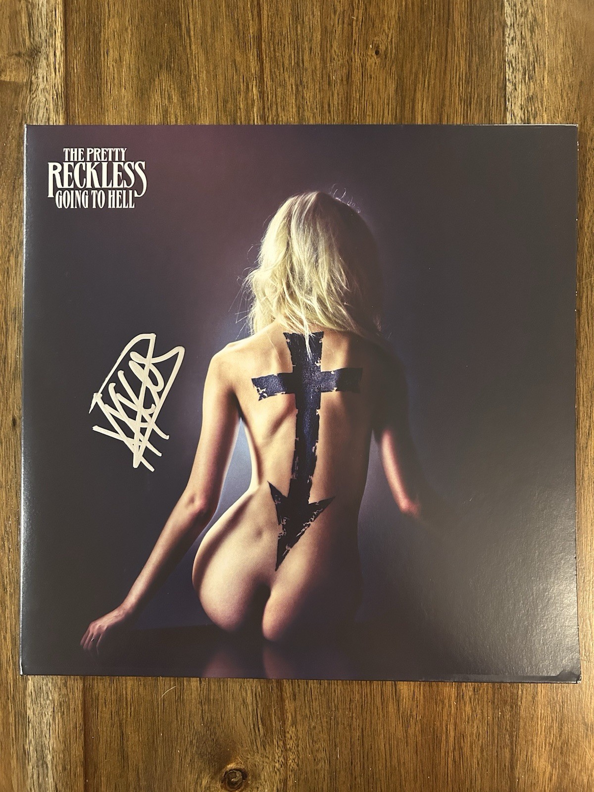 Taylor Momsen The Pretty Reckless Signed ‘Going To Hell’ Vinyl Album Beckett