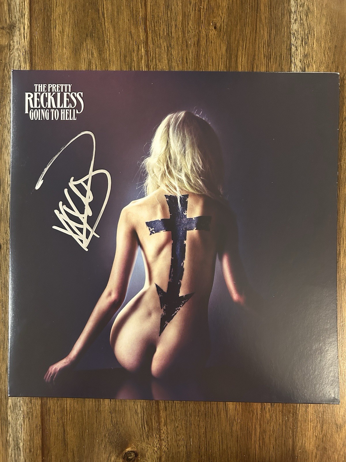 Taylor Momsen The Pretty Reckless Signed ‘Going To Hell’ Vinyl Album Beckett
