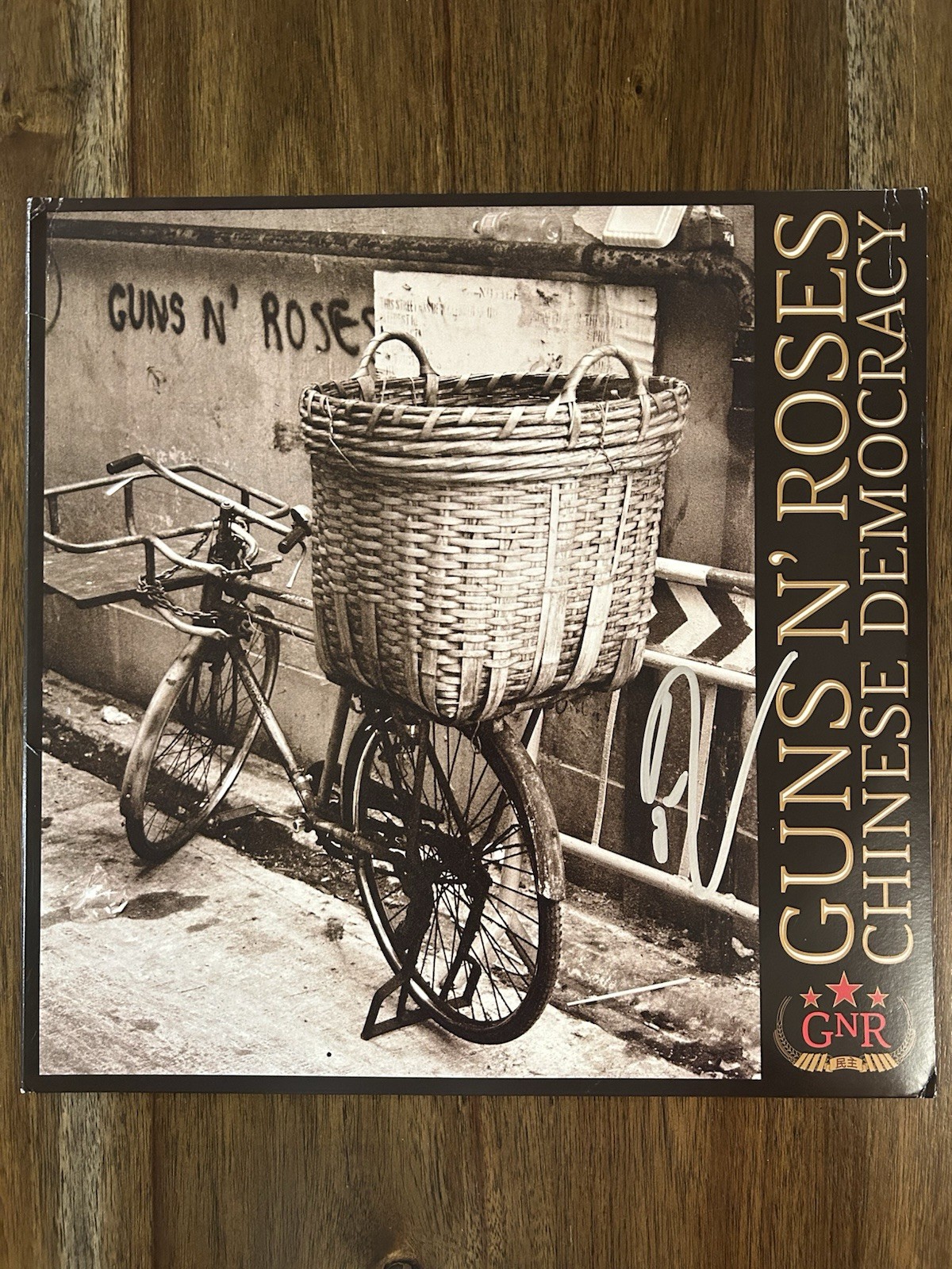 Tommy Stinson ‘Guns N’ Roses’ Signed Autograph Vinyl ‘Chinese Democracy’ Beckett