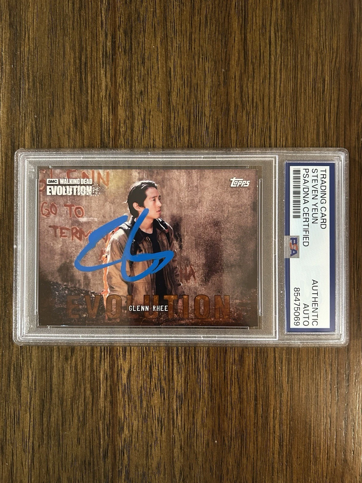 Steven Yeun ‘The Walking Dead’ Signed Autographed Card ‘Glenn Rhee’ PSA Slab