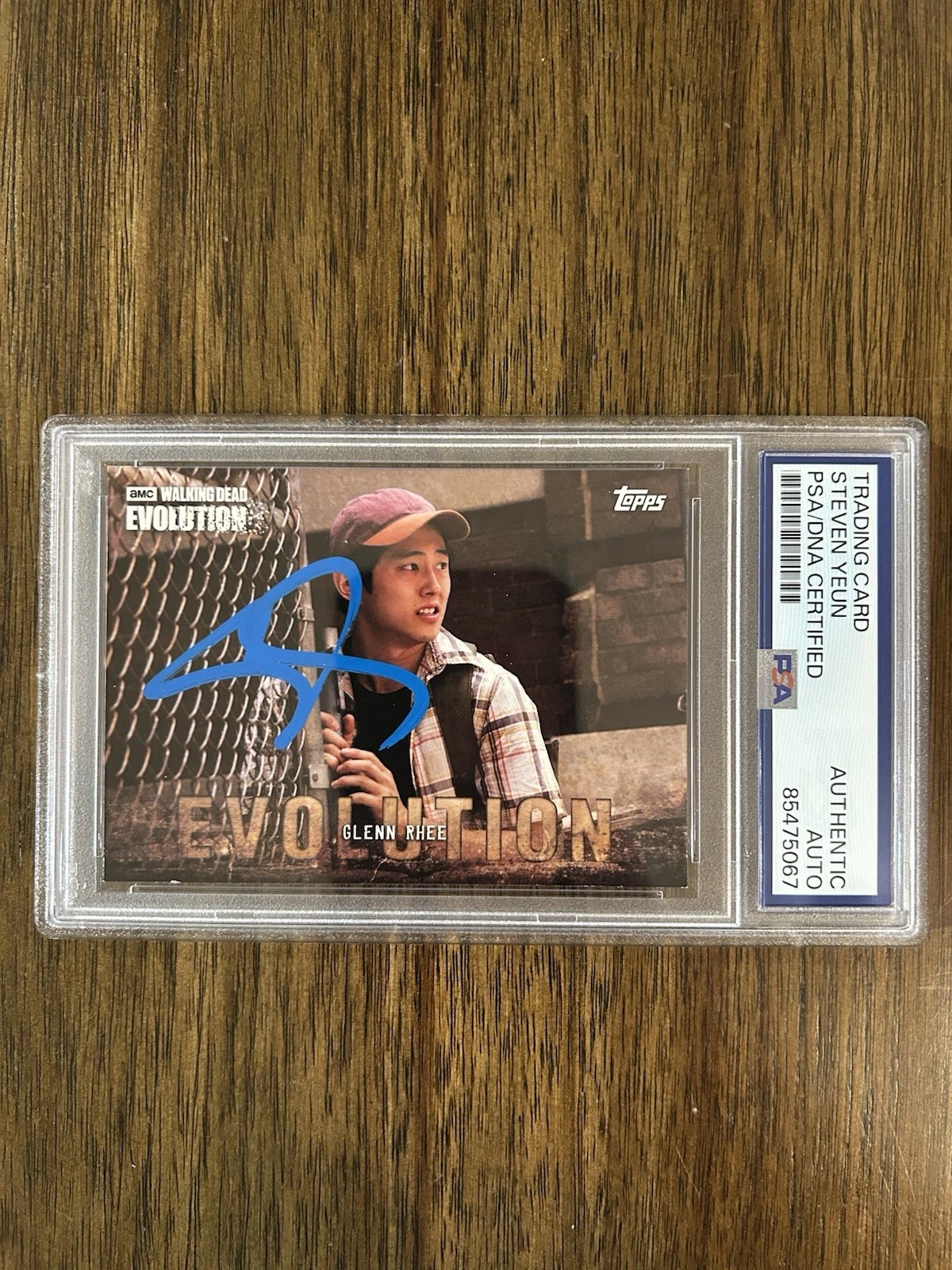 Steven Yeun ‘The Walking Dead’ Signed Autographed Card ‘Glenn Rhee’ PSA Slab