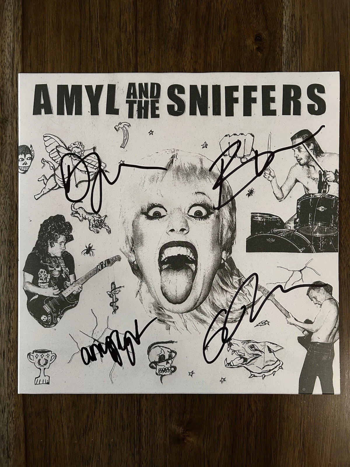 ‘AMYL AND THE SNIFFERS’ BAND SIGNED VINYL ALBUM ‘SELF TITLED’ AMY TAYLOR +3 COLLECTIBLE MEMORABILIA