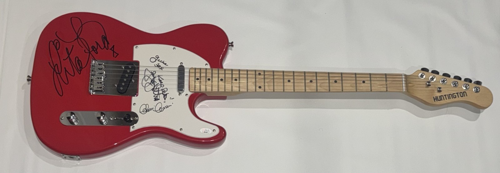 THE RUNAWAYS SIGNED GUITAR JOAN JETT LITA FORD CHERIE CURRIE JACKIE FOX JSA LOA