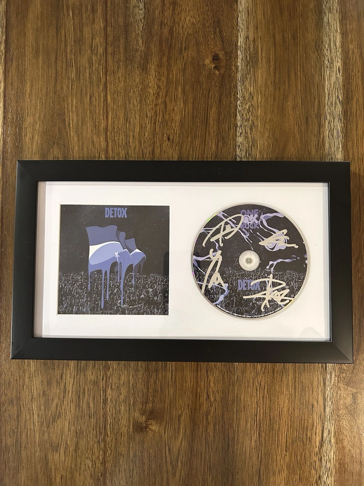 ‘ONE OK ROCK’ FULL BAND SIGNED FRAMED CD DISPLAY ‘DETOX’ RARE TAKA +3 COLLECTIBLE MEMORABILIA