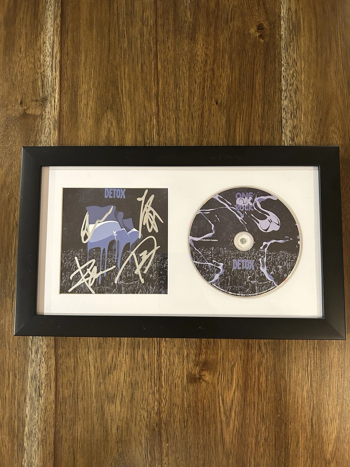 ‘ONE OK ROCK’ FULL BAND SIGNED FRAMED CD DISPLAY ‘DETOX’ RARE TAKA +3 COLLECTIBLE MEMORABILIA
