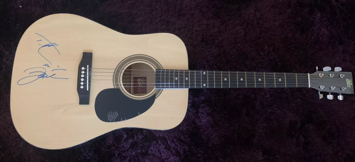 Faith Hill & Tim McGraw Signed Autographed Acoustic Guitar BAS Beckett Guarantee