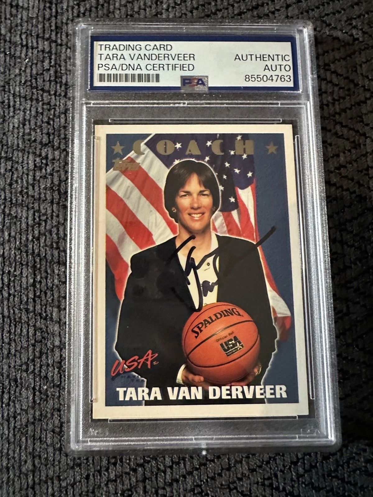 Tara Vanderveer Signed 1995 Topps USA Card #24 PSA /DNA Slab COA