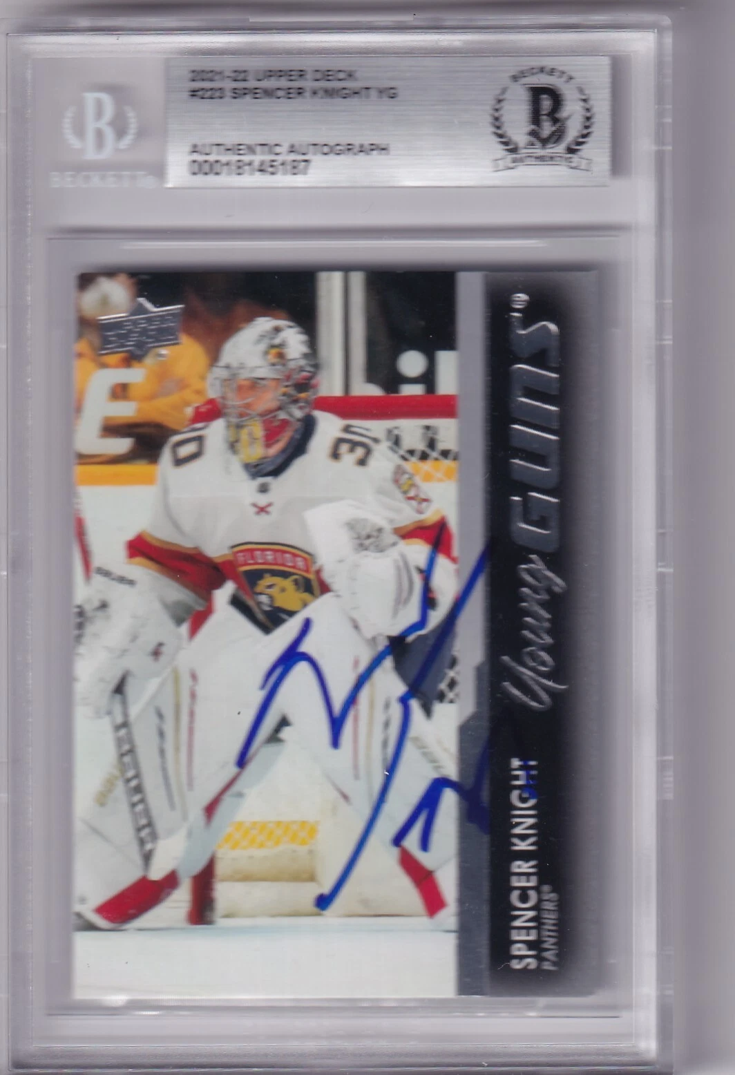 SPENCER KNIGHT signed 2021-22 Upper Deck Blackhawks YG card BECKETT 00018145187