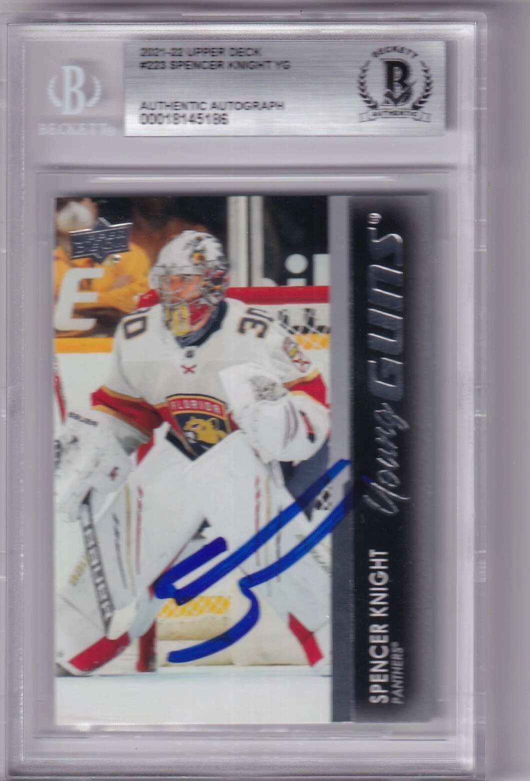 SPENCER KNIGHT signed 2021-22 Upper Deck Blackhawks YG card BECKETT 00018145186
