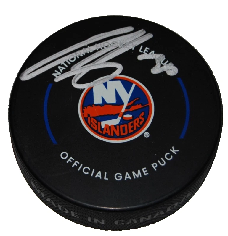 ILYA SOROKIN signed (NEW YORK ISLANDERS) Hockey game puck BECKETT BR25934