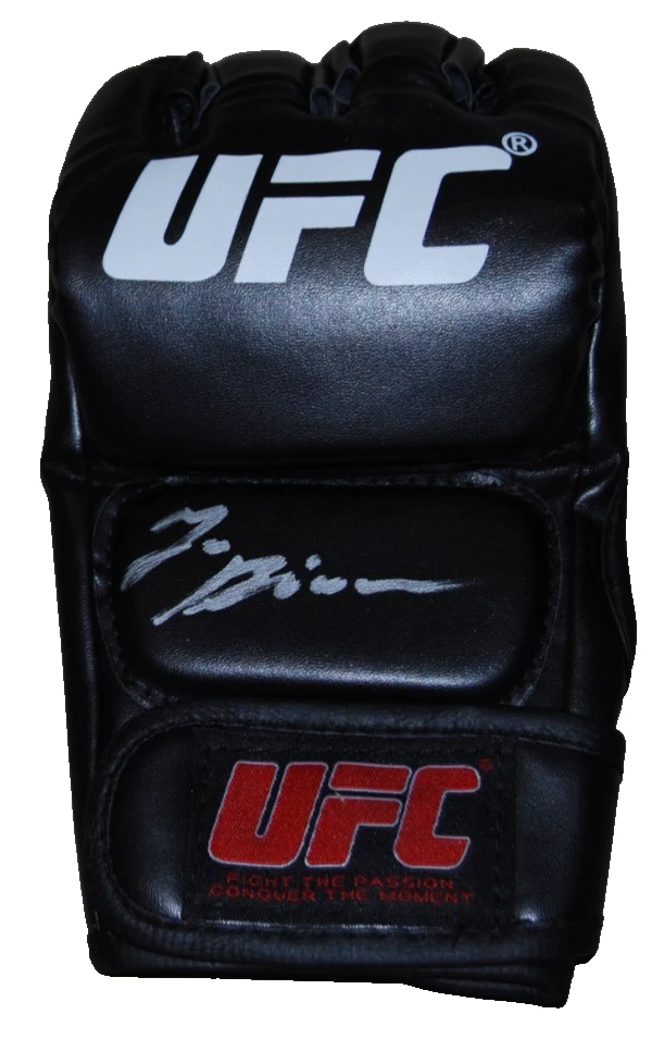 JAN BLACHOWICZ signed (UFC) MMA autographed Fighting glove BECKETT BAS BT78276