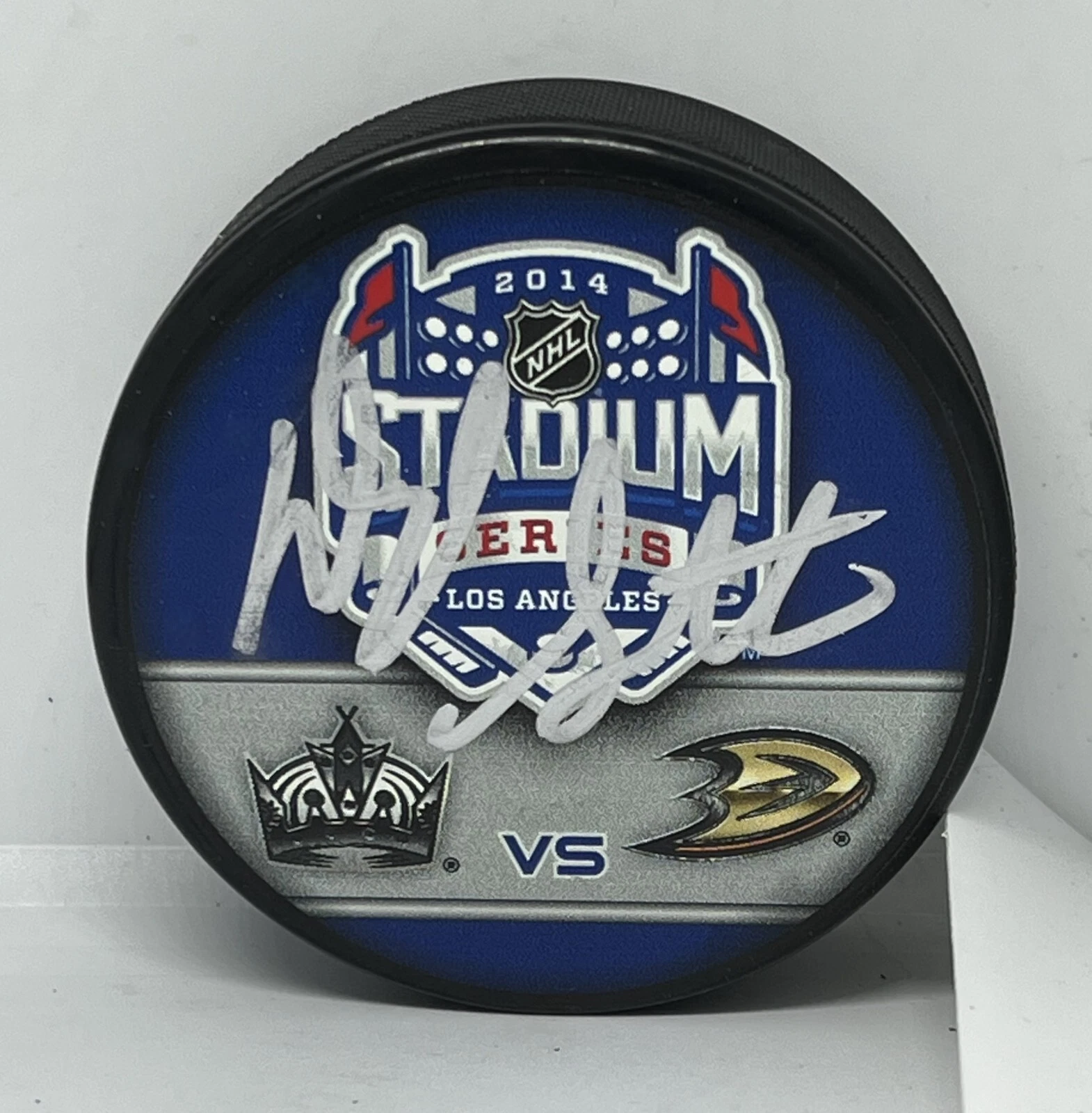 Darryl Sutter signed Los Angeles Kings 2014 Stadium Series Puck autographed LA