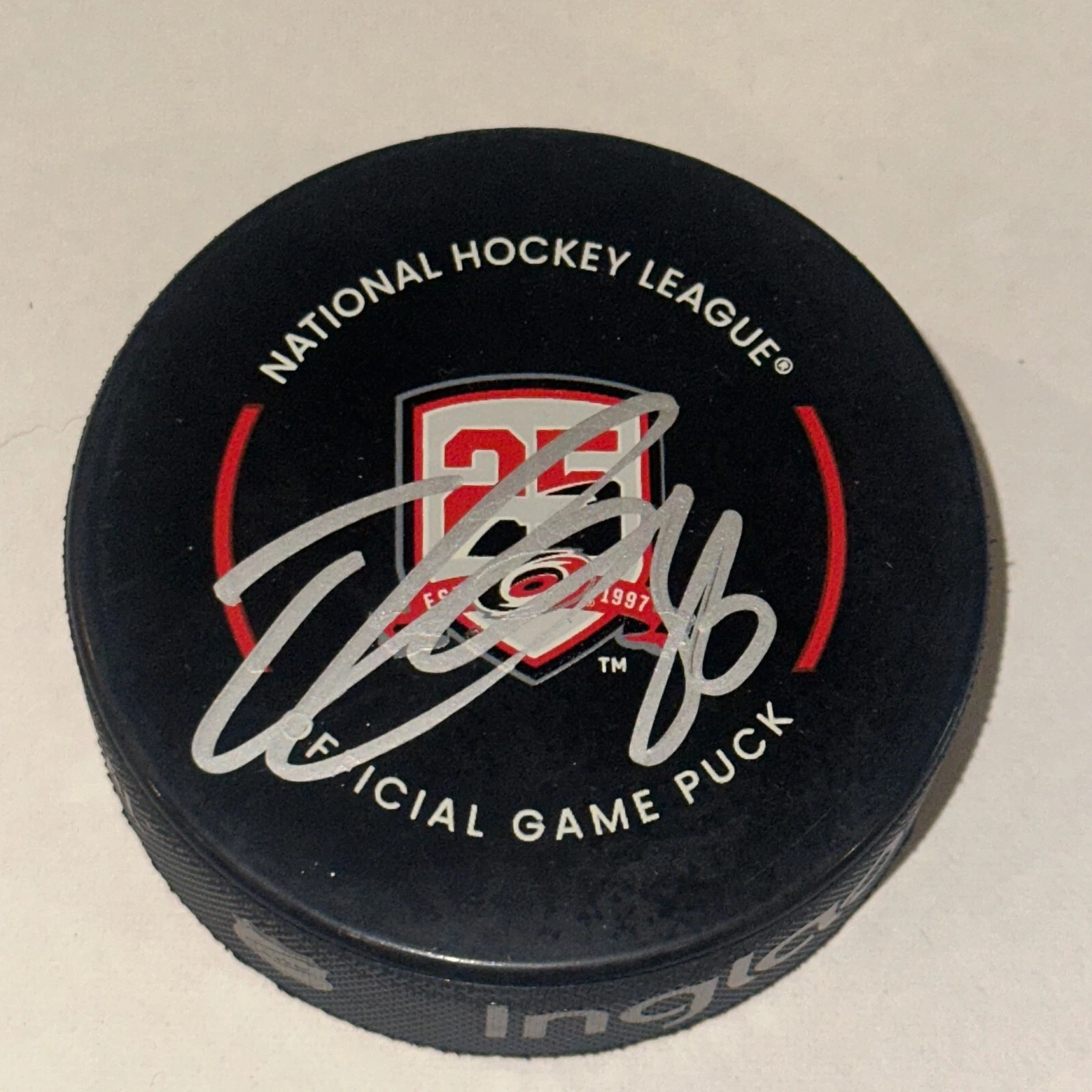 TEUVO TERAVAINEN Signed HURRICANES 25th Ann.Official GAME Puck Beckett (BAS)