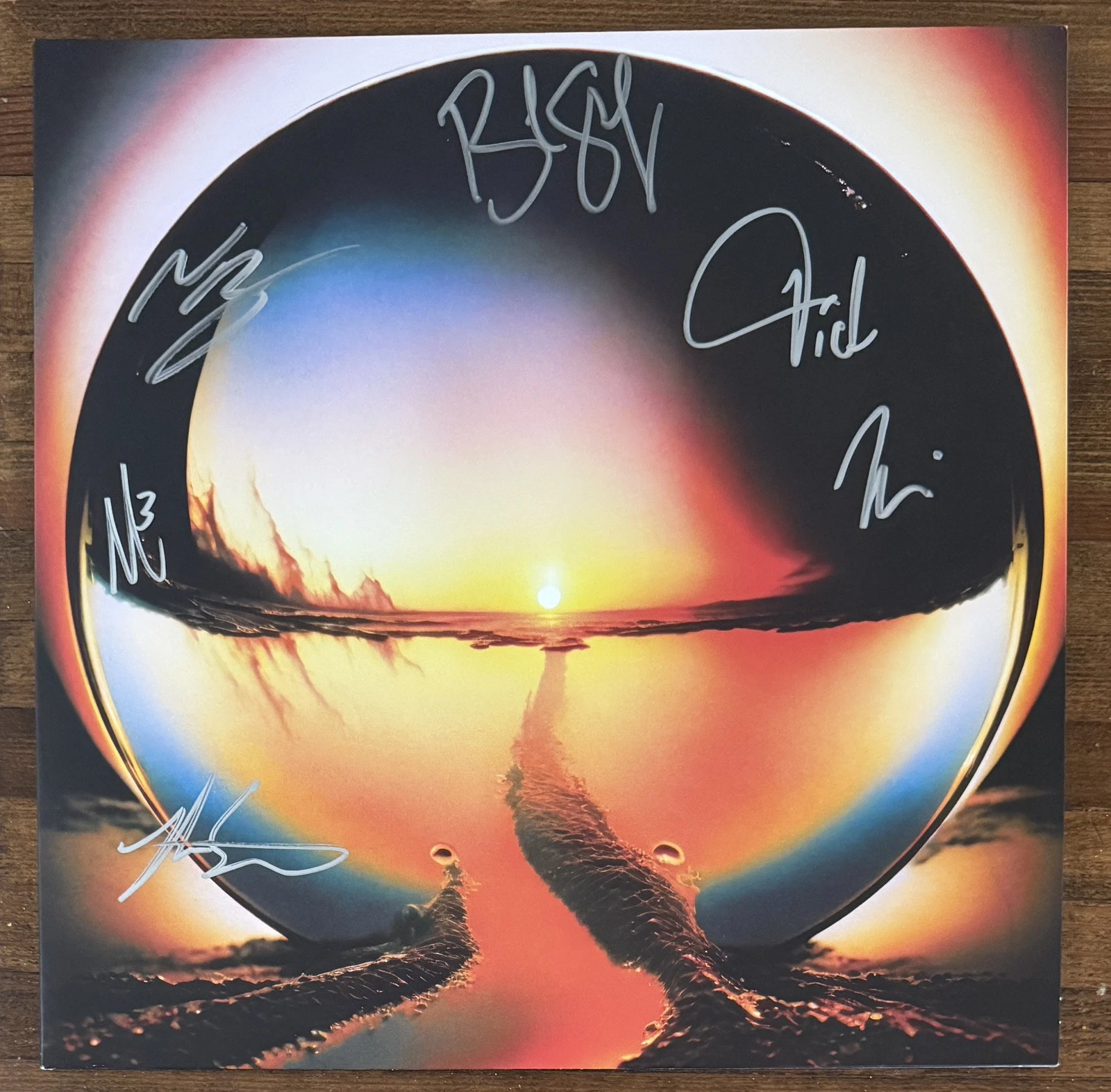 BAND AUTOGRAPH SIGNED Cage The Elephant Neon Pill Vinyl LP Cover Beckett BAS COA