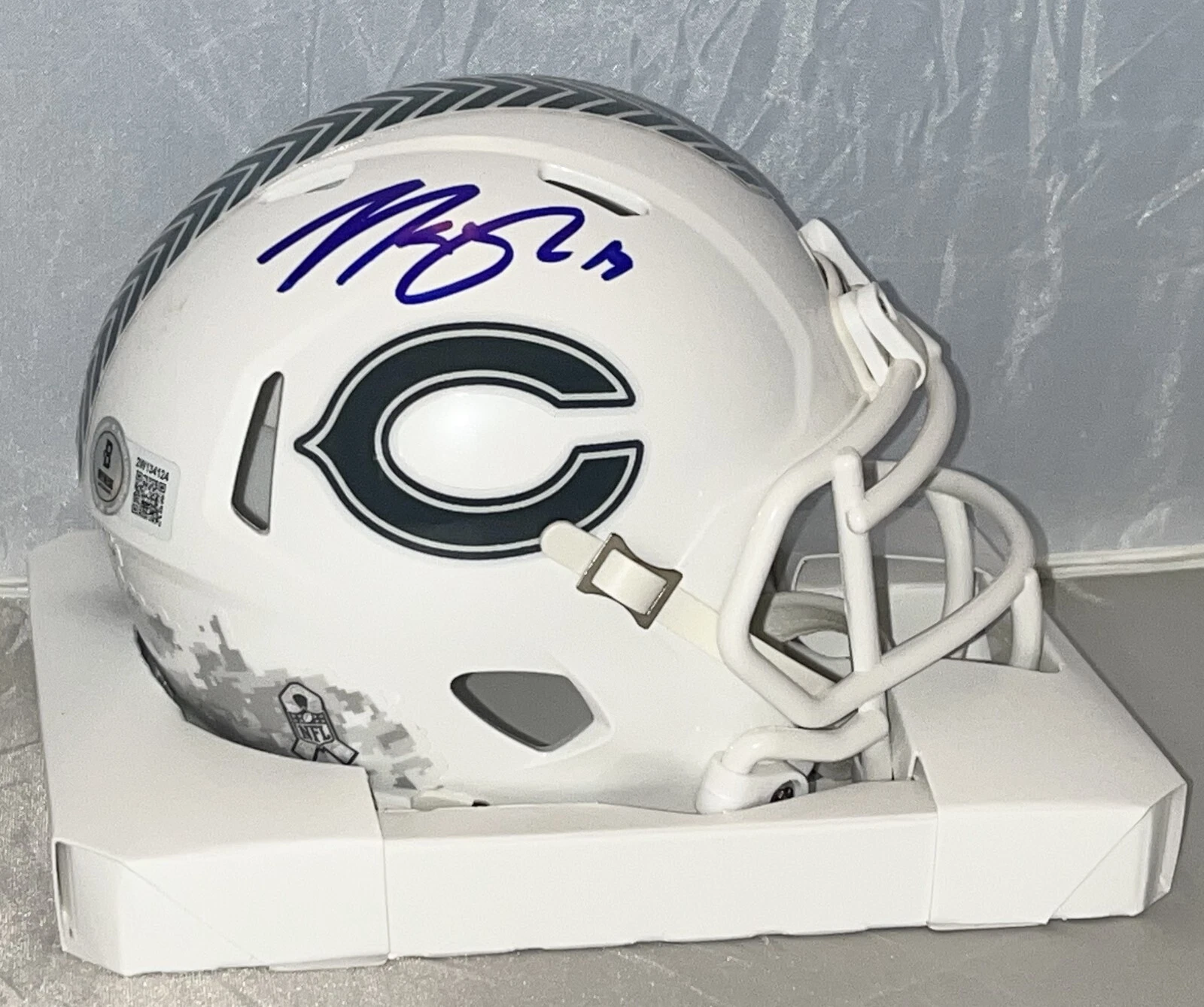 Tory Taylor signed Chicago Bears Salute To Service mini helmet Beckett Witnessed