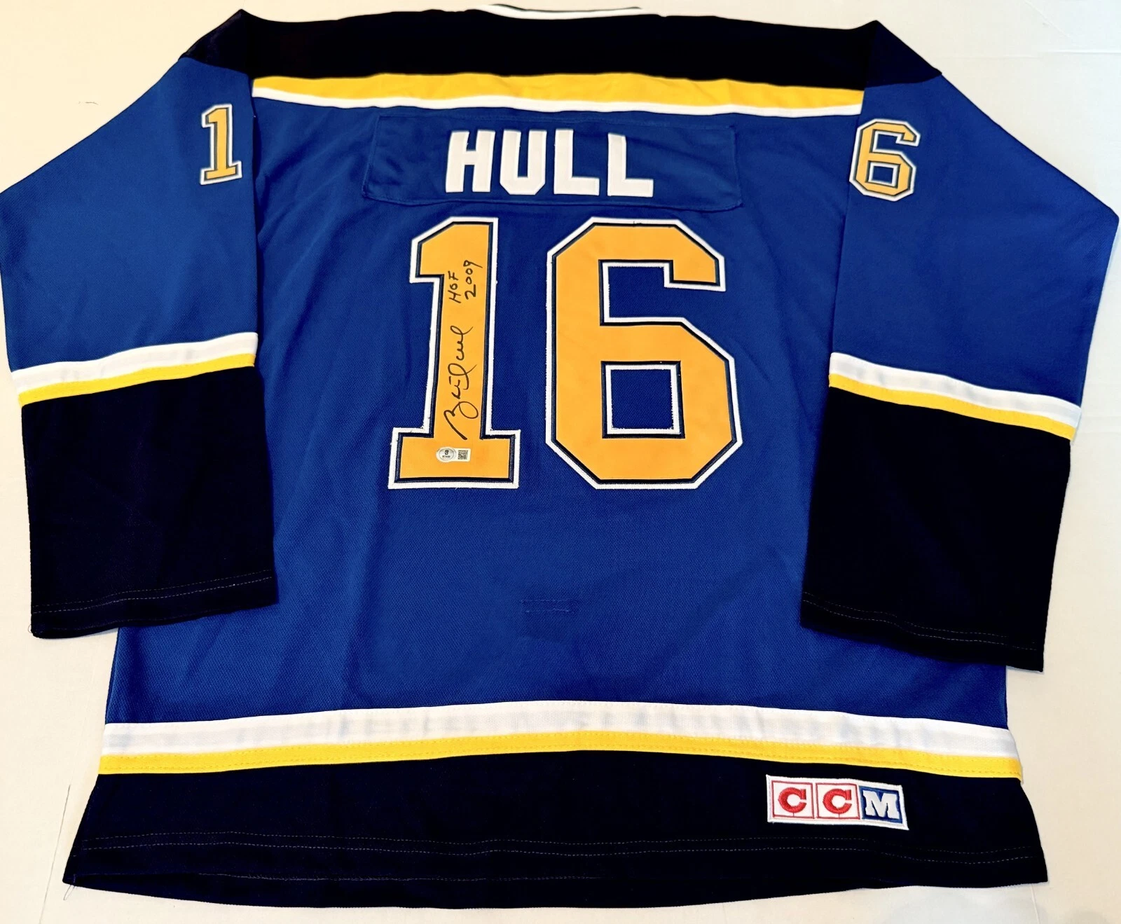 Brett Hull signed St. Louis Blues jersey W/ HOF Inscription #4 Beckett Witnessed