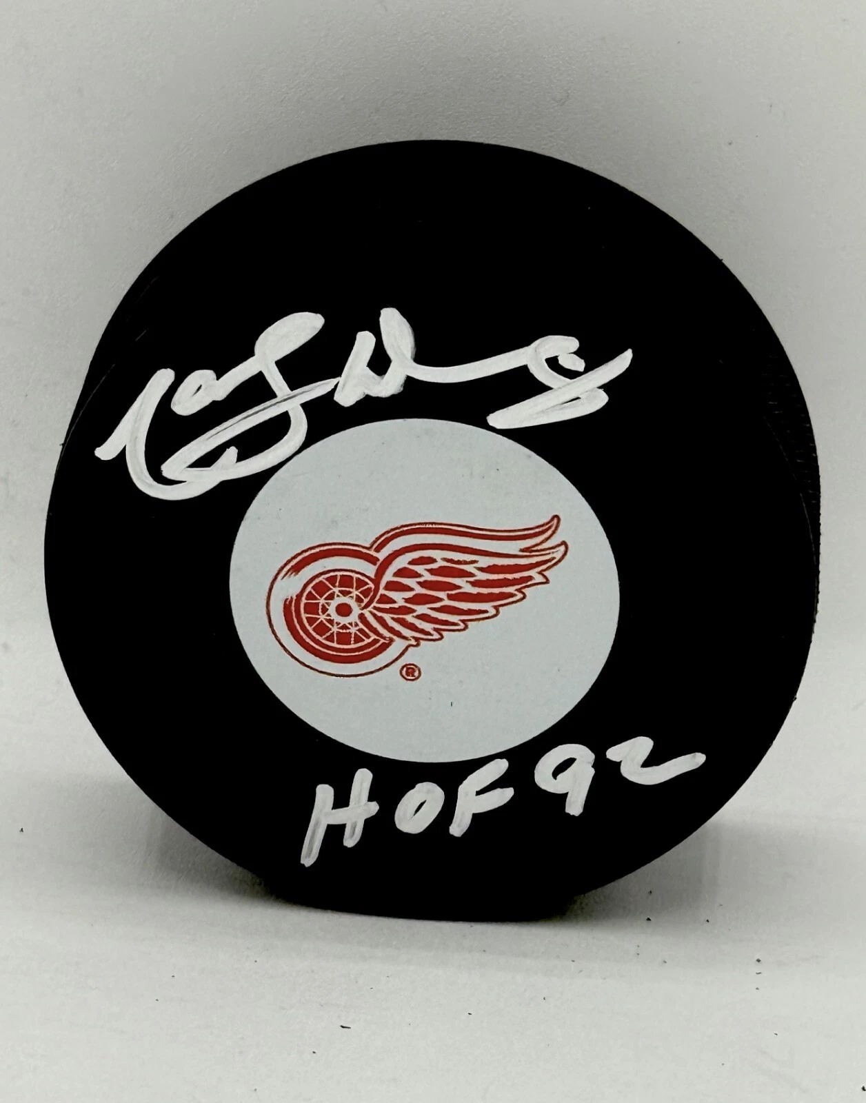 Marcel Dionne signed Detroit Red Wings Original 6 Puck W/ HOF Beckett Witnessed