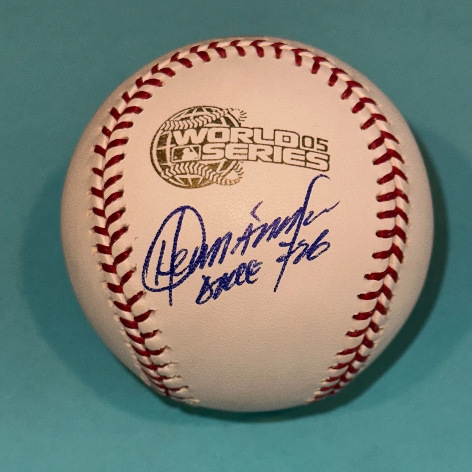 ORLANDO HERNANDEZ (Sox) Signed Official 2005 WORLD SERIES Baseball Beckett (BAS)