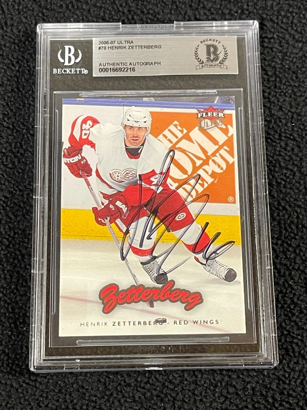 Henrik Zetterberg Signed 2006-07 Fleer Ultra Card #7 Beckett Certified