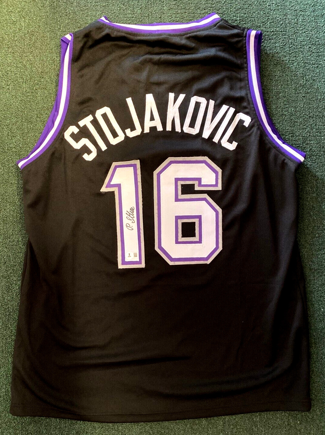 PEJA STOJAKOVIC SACRAMENTO KINGS SIGNED AUTO BLACK CUSTOM JERSEY SZ XL BECKETT !