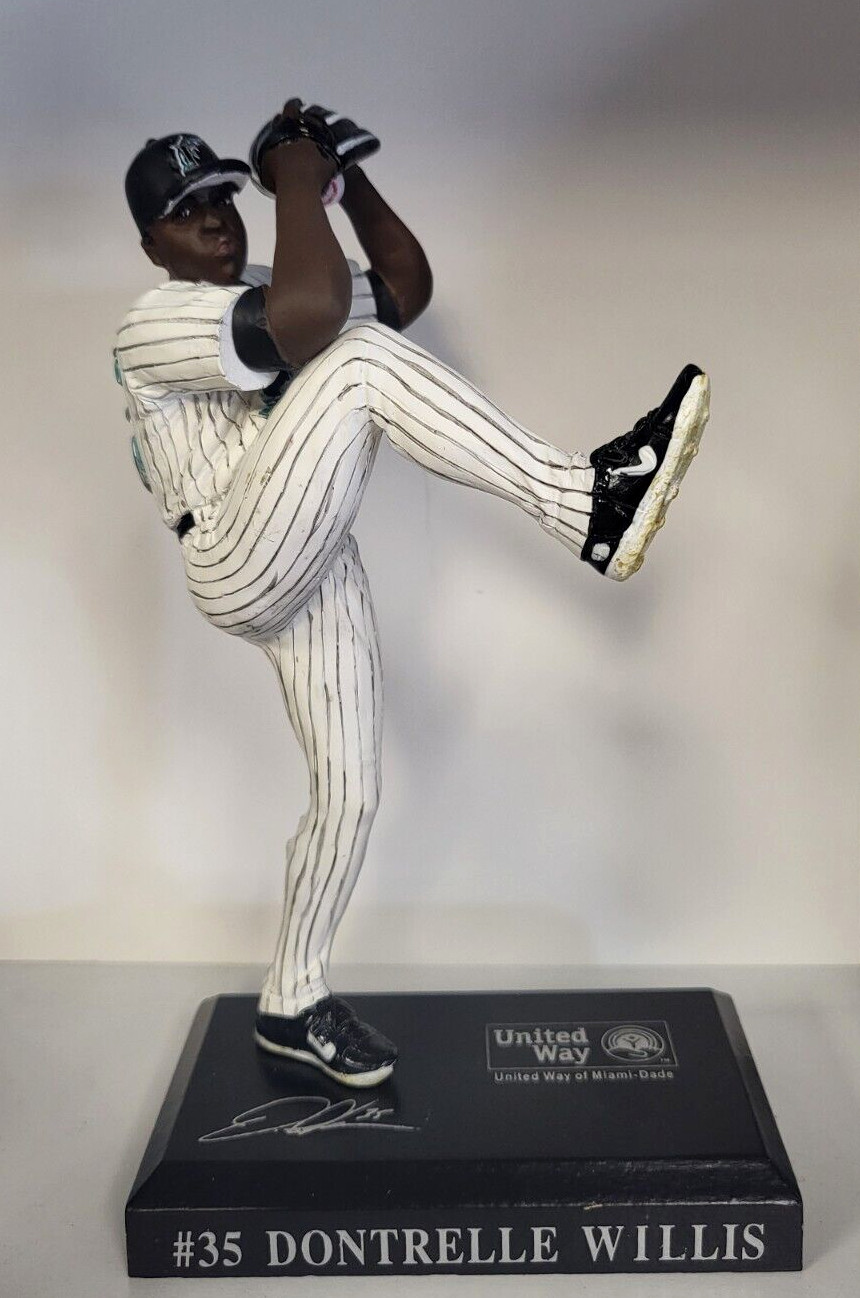 DONTRELLE WILLIS FL MARLINS COLLECTIBLE STATUE MATCH-UP RARE L@@K