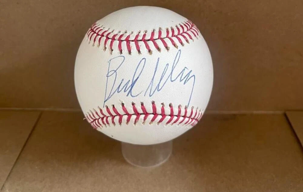BUD SELIG MLB COMMISSIONER SIGNED AUTOGRAPHED M.L. BASEBALL BECKETT AUTH