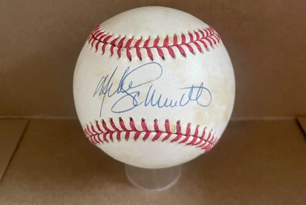 MIKE SCHMIDT PHILLIES SIGNED VINTAGE N.L. BASEBALL BECKETT AUTH