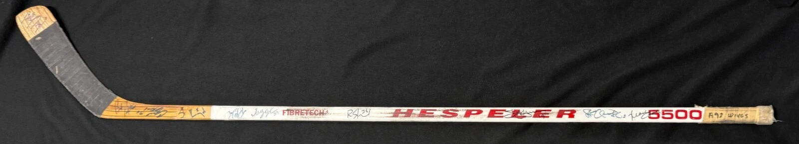 1993-94 Detroit Red Wings Team Signed Game Used Sheldon Kennedy Stick JSA COA