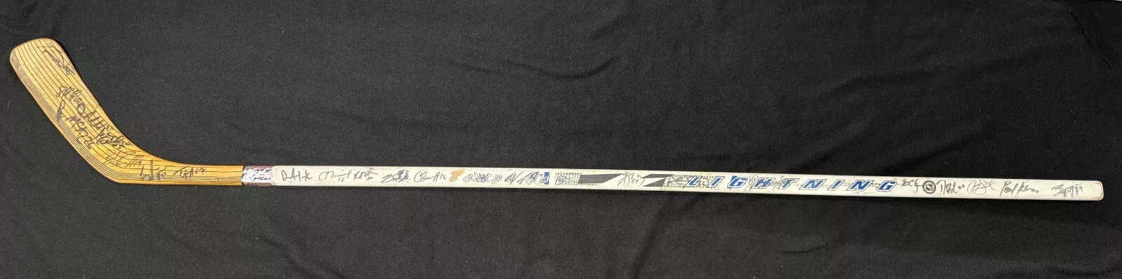 2002-03 Tampa Bay Lightning Team Signed Hockey Stick By 24 JSA COA