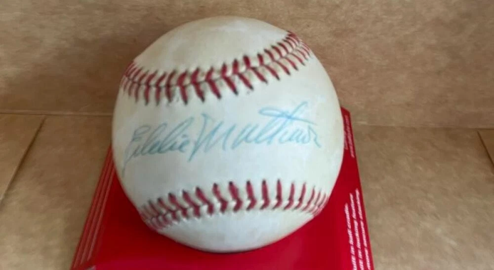 EDDIE MATHEWS MILWAUKEE BRAVES N.L. RARE  SIGNED AUTOGRAPHED N.L. BASEBALL BECKE