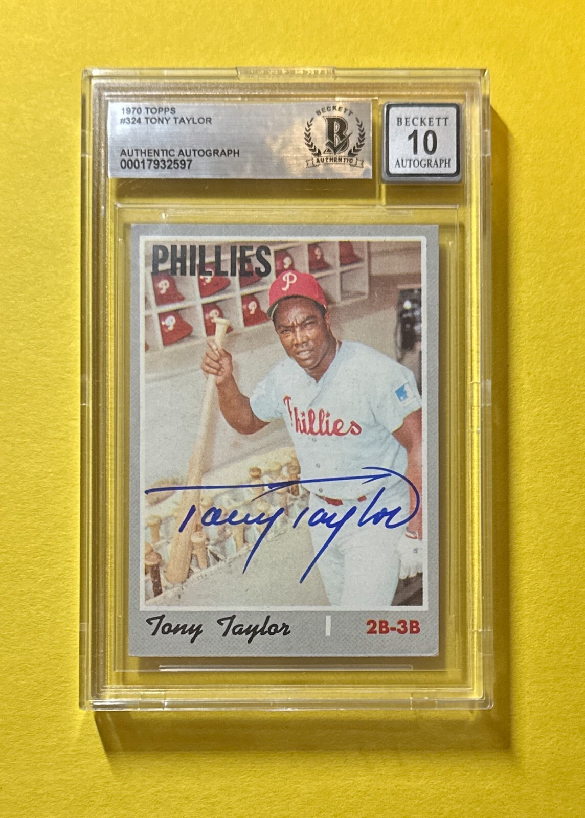 1970 TOPPS TONY TAYLOR #324 SIGNED AUTOGRAPHED CARD BECKETT AUTH 10 PHILLIES