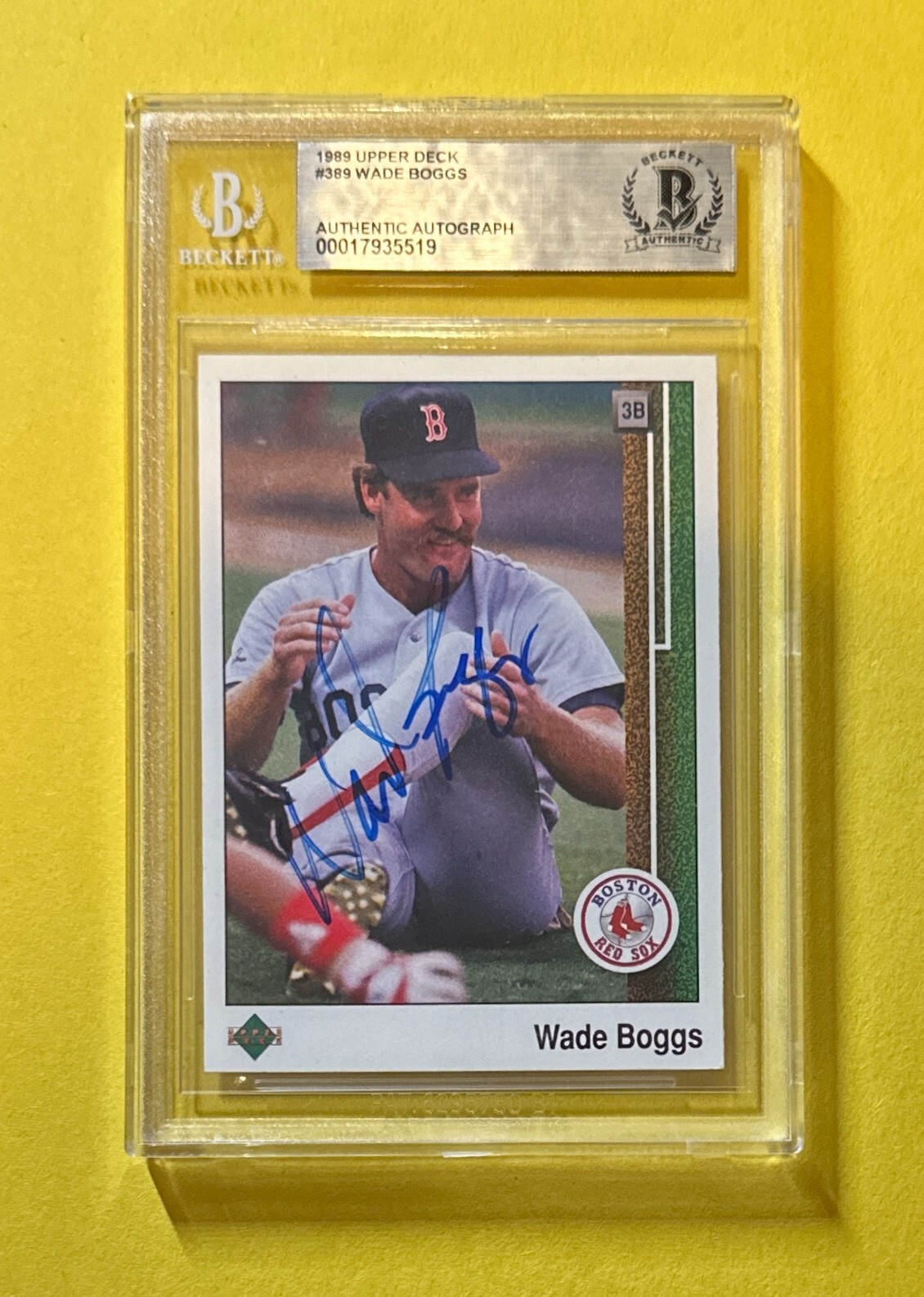 1989 UPPER DECK WADE BOGGS #389 BECKETT AUTH SIGNED AUTOGRAPHED CARD RED SOX