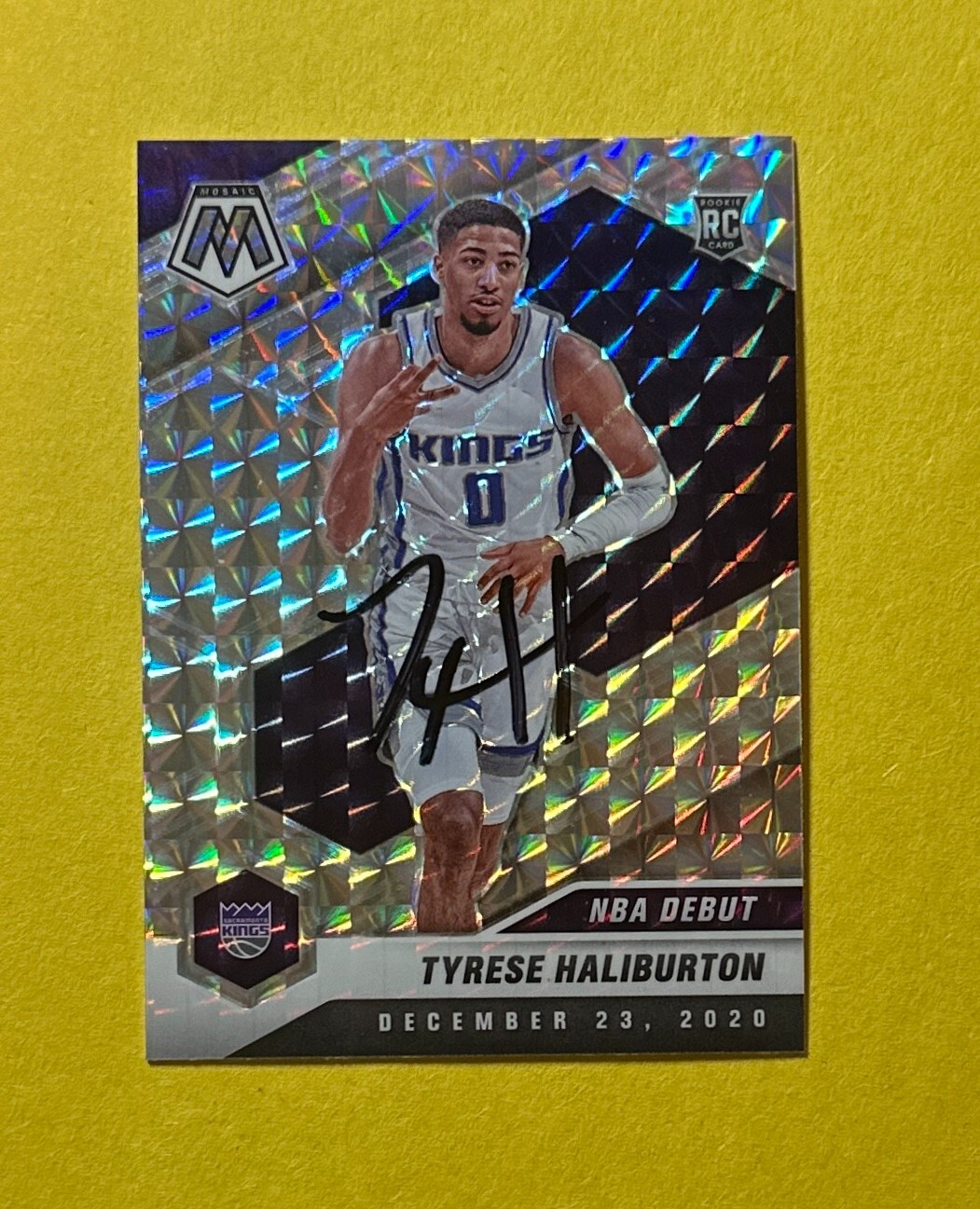 2020-21 PANINI PRIZM MOSAIC TYRESE HALIBURTON BECKETT AUTHENTIC AUTO #264