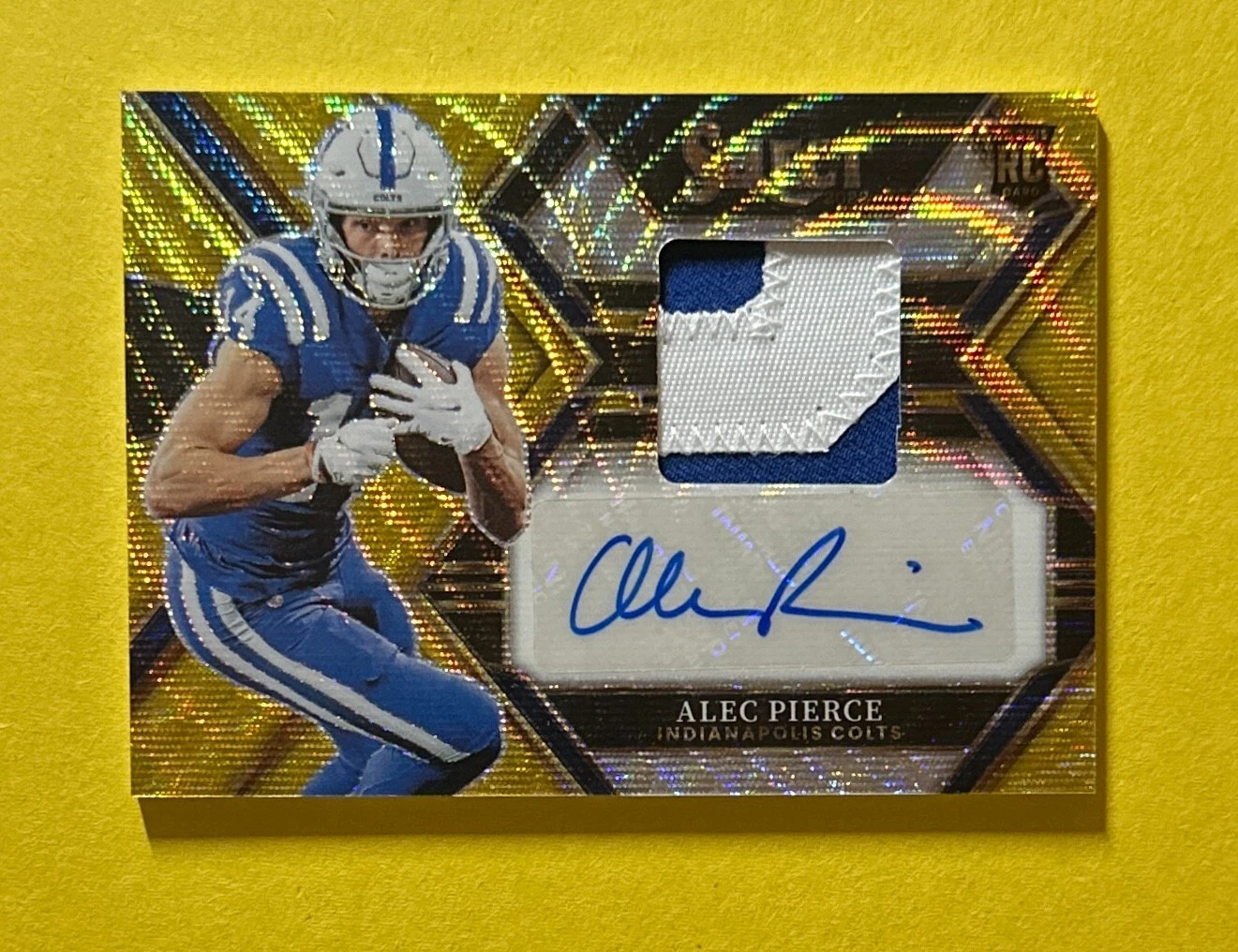 2022 PANINI SELECT ALEC PIERCE ROOKIE PATCH AUTO GOLD WAVE SP #RSM-AP COLTS